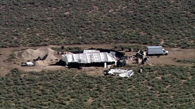 El tráiler donde estaban los jóvenes estaba ubicado en una zona aislada en el desierto