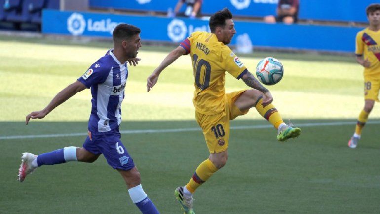 El Barcelona de Messi visitará al Alavés e intentará escalar lejos de la zona de descenso de la Liga de España.