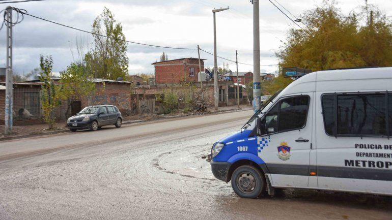 La metropolitana custodia el sector de conflicto de la toma la Familia donde las bandas parecen pulular.