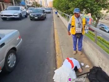 Ocurrió durante una caminata por Perú, cuando un comerciante se acercó a la streamer para ofrecerle productos Ocurrió durante una caminata por Perú, cuando un comerciante se acercó a la streamer para ofrecerle productos