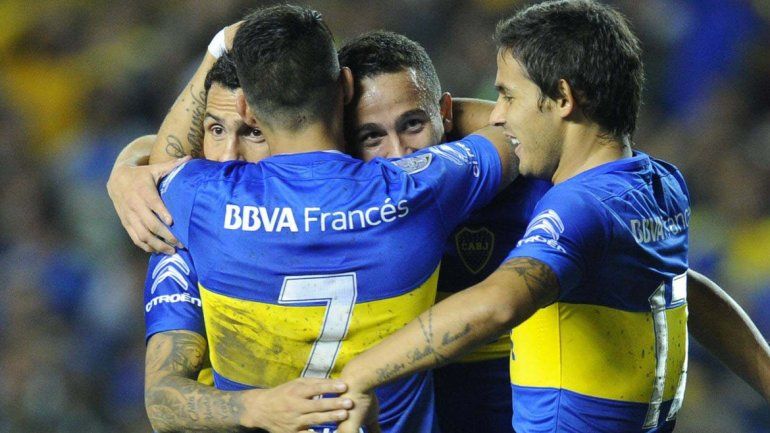 Alegría xeneize en una Bombonera empantanada.