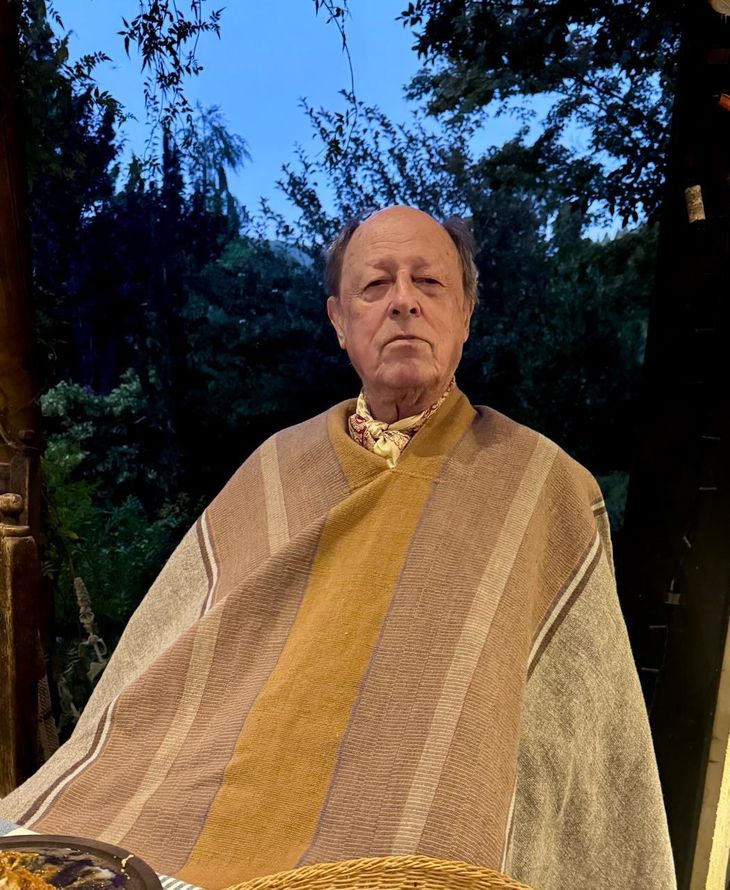 Miguel de Larminat, el ganadero que se convirtió en agricultor para combatir la sequía. Su proyecto forrajero en Chapelco: 43 hectáreas bajo riego son hoy la reserva vital.