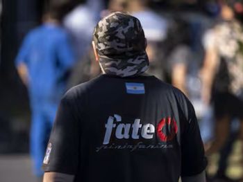 Con apertura comercial, inflación en dólares y caída del empleo formal, la estrategia oficial avanza en su proceso de “destrucción creativa” mientras redefine sectores ganadores y perdedores. Con apertura comercial, inflación en dólares y caída del empleo formal, la estrategia oficial avanza en su proceso de “destrucción creativa” mientras redefine sectores ganadores y perdedores.