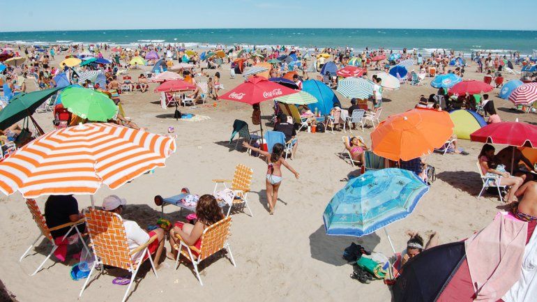 Ayer la playa se mostró casi completa de veraneantes