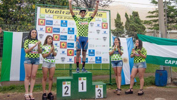 El cutralquense Roly Navarrete, líder firme en la carrera ciclística valletana.&nbsp;