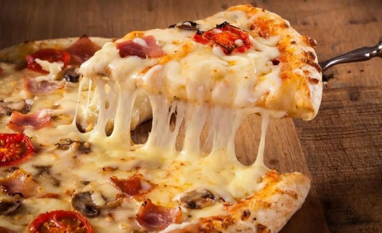 Una de las comidas más populares del mundo: La pizza. Una de las comidas más populares del mundo: La pizza.