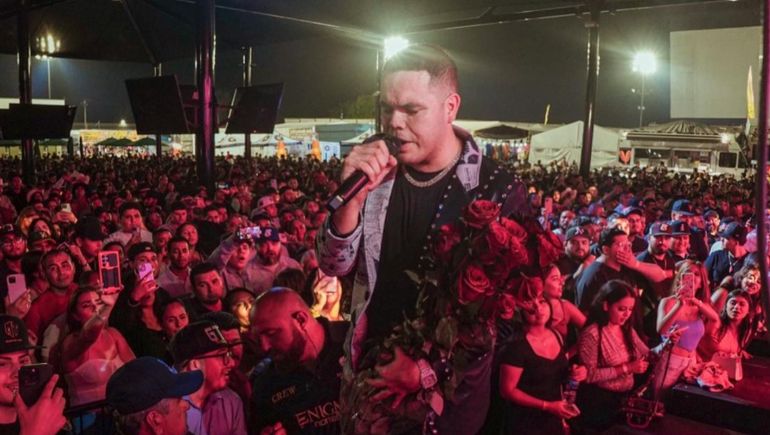 Asesinaron a balazos Ernesto Barajas, el cantante de una popular banda de música regional mexicana Asesinaron a balazos Ernesto Barajas, el cantante de una popular banda de música regional mexicana