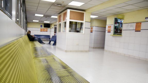 No había camas y dos pacientes murieron en la guardia