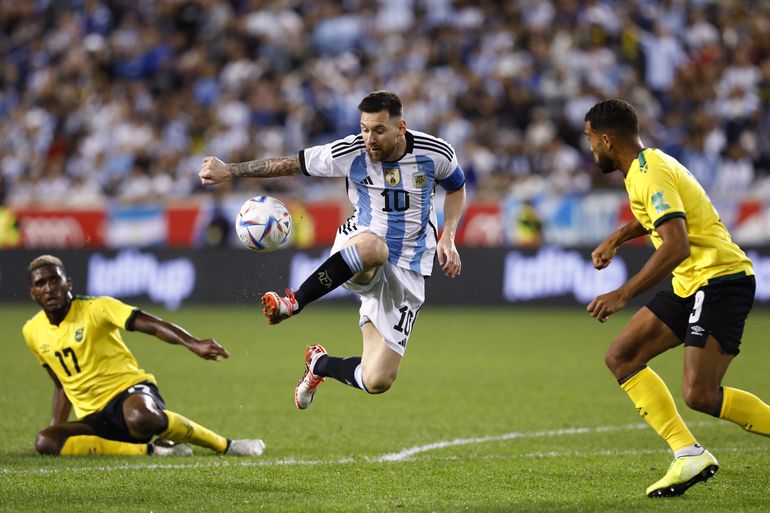 Videos: Entró Messi, hizo 2 goles en un ratito y Argentina goleó a Jamaica