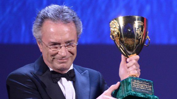 Oscar Martínez recibió la Copa Volpi a la Mejor Actuación Masculina.