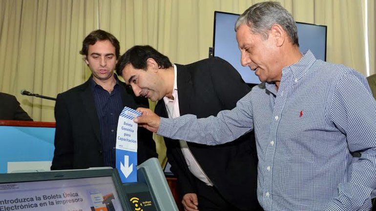 Quiroga confirmó que se usará la boleta electrónica para elegir concejales