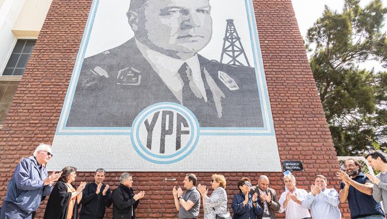 El mural de Enrique Mosconi