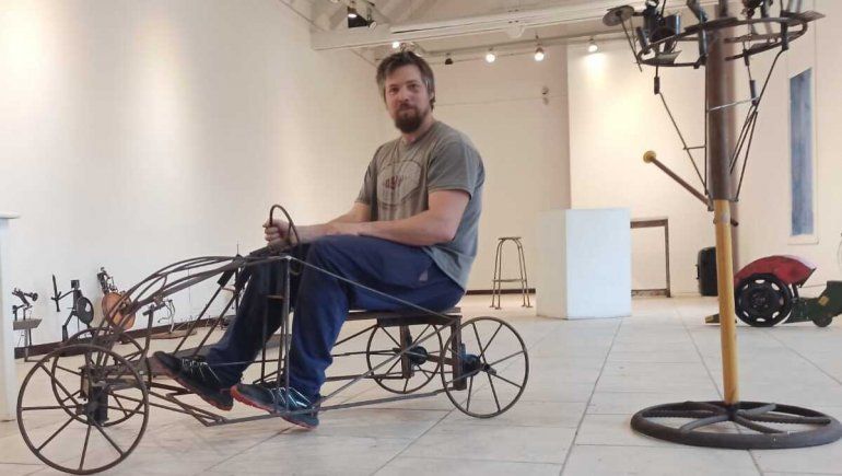 Quién es el ladrón de chatarra que llegó con su obra a los Guns N Roses