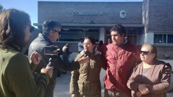 la familia de rosana en la comisaría 7 de plottier