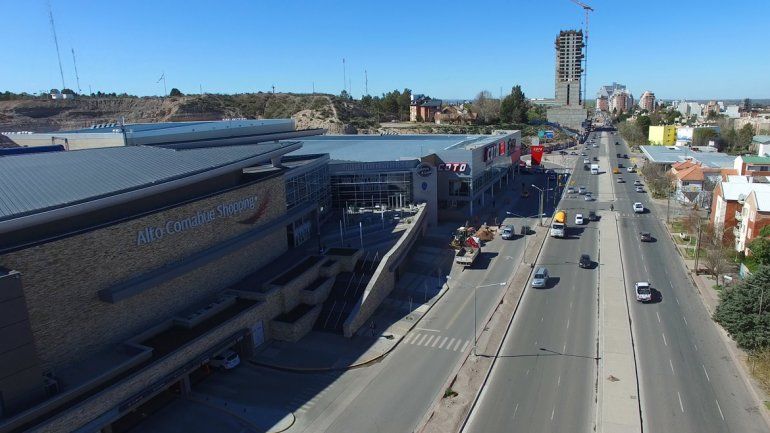 El shopping y el supermercado del lado de Doctor Ramón