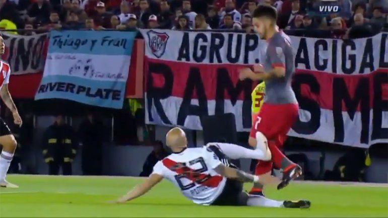 Polémica jugada: ¿Fue penal para Independiente y roja para Pinola?