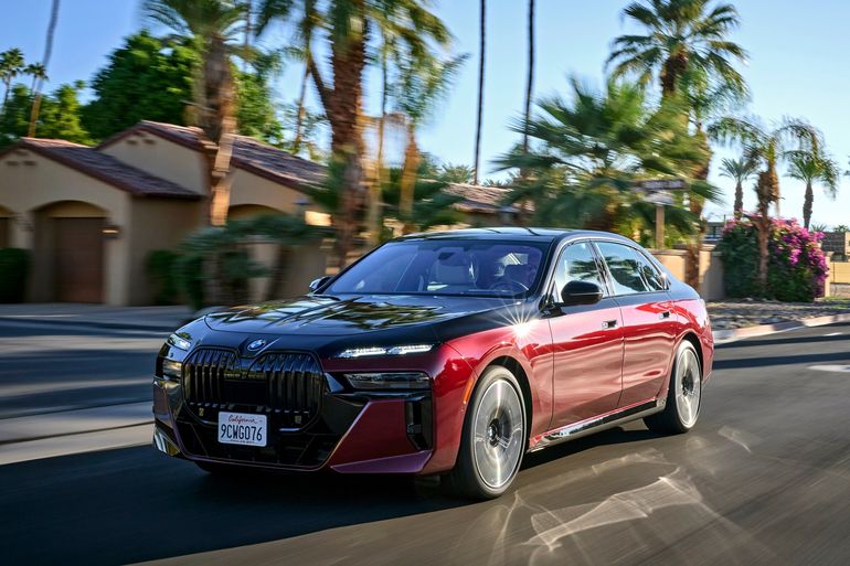 BMW y uno de sus últimos lanzamientos en el país: Serie 7 760i xDrive. BMW y uno de sus últimos lanzamientos en el país: Serie 7 760i xDrive.