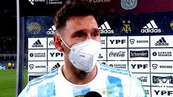messi, el record, la emocion hasta las lagrimas y la vuelta olimpica en el monumental messi, el record, la emocion hasta las lagrimas y la vuelta olimpica en el monumental