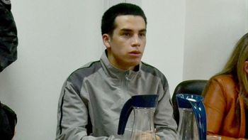 Dylan Blanco, de 20 años, declaró en el juicio en Tierra del Fuego que es el único responsable de la agresión a Lautaro Ortigoza, intentando deslindar a su novia Mía Villanueva, de 19. Dylan Blanco, de 20 años, declaró en el juicio en Tierra del Fuego que es el único responsable de la agresión a Lautaro Ortigoza, intentando deslindar a su novia Mía Villanueva, de 19.