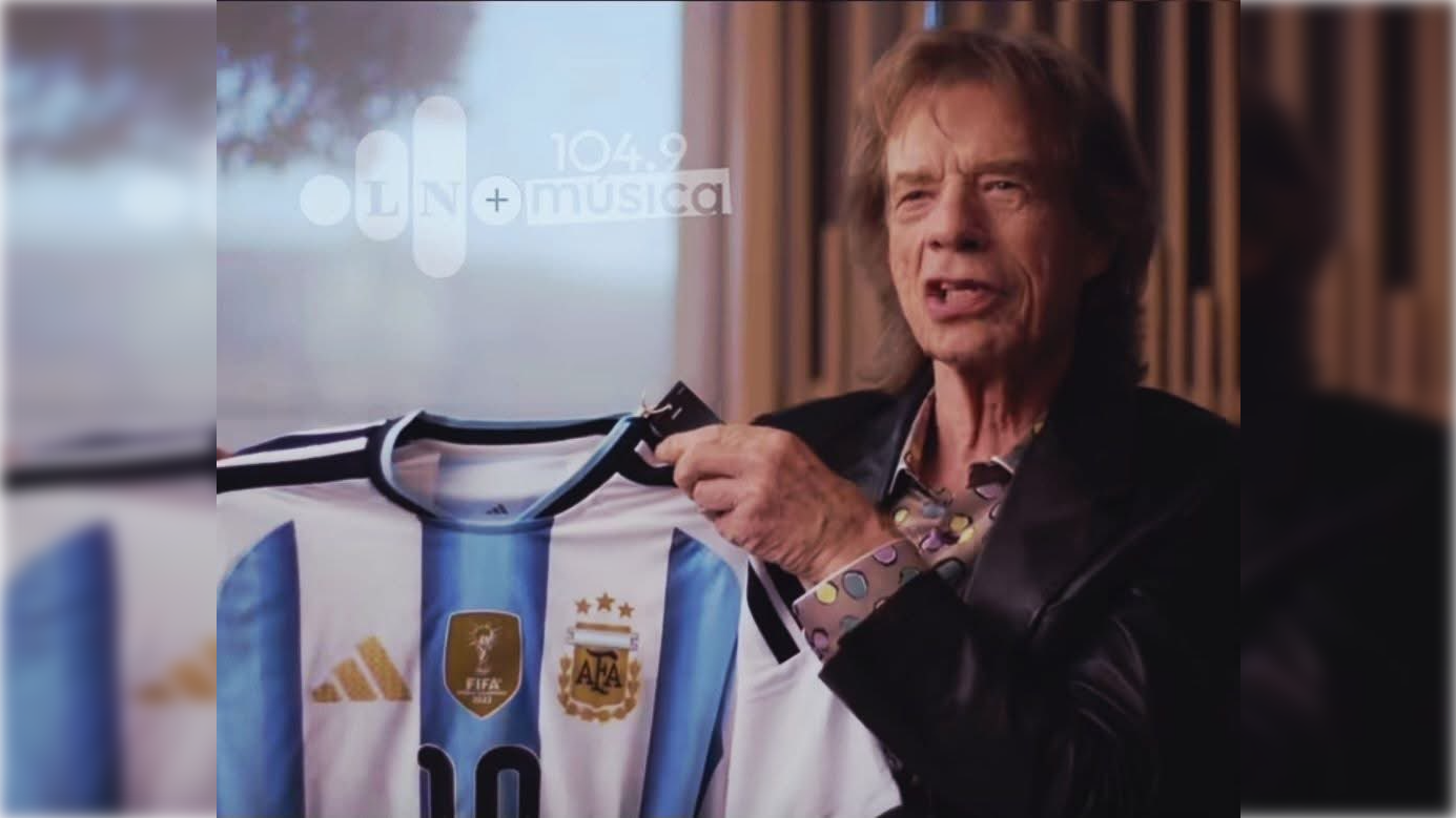 El cantante posó con la camiseta de Argentina.&nbsp;
