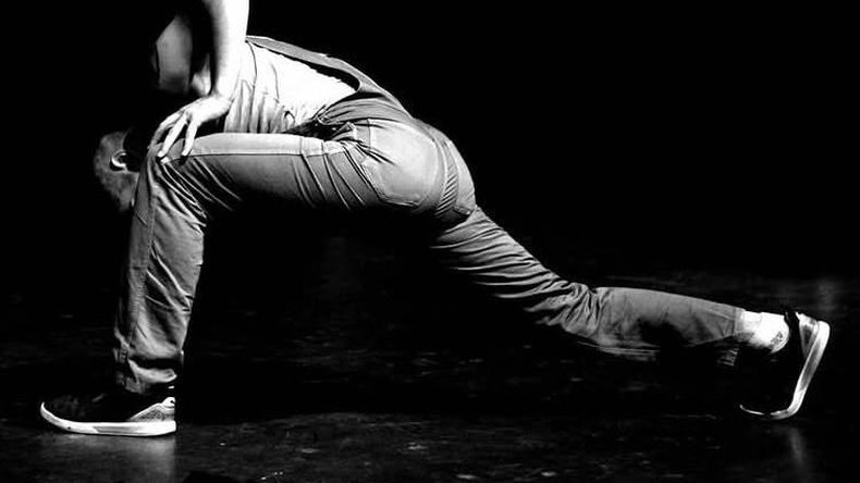 La historia de este bailarín es estremecedora. Primero perdió su trabajo y después todo. | LM Neuquen La historia de este bailarín es estremecedora. Primero perdió su trabajo y después todo.