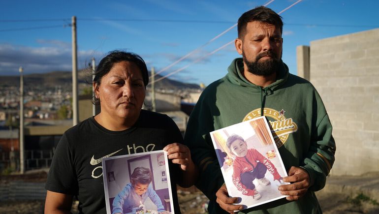 Lorena Andrade, madre de crianza de Ángel, y Luis López, su papá biológico. Lorena Andrade, madre de crianza de Ángel, y Luis López, su papá biológico. 