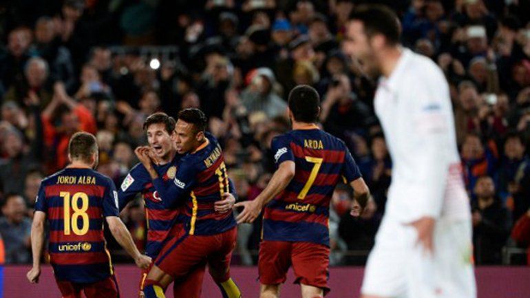 Con un gol de Messi, Barcelona venció por 2 a 1 al Sevilla y da un nuevo paso para conquistar la Liga
