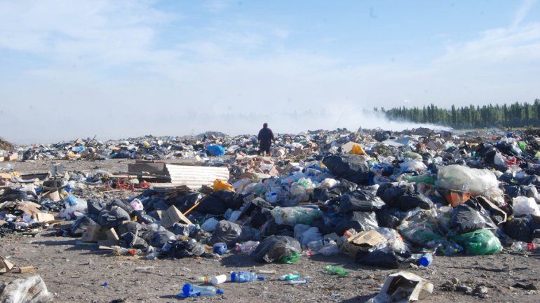 A pesar de la existencia de un proyecto de basural regional rionegrino