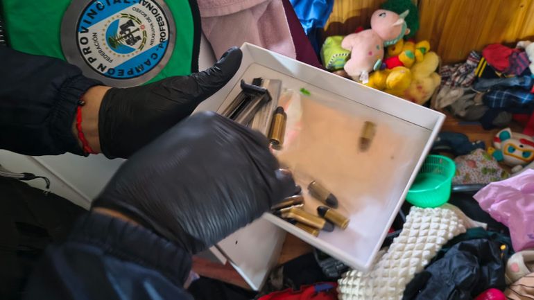 Los agentes secuestraron municiones de diferentes calibres. Los agentes secuestraron municiones de diferentes calibres.