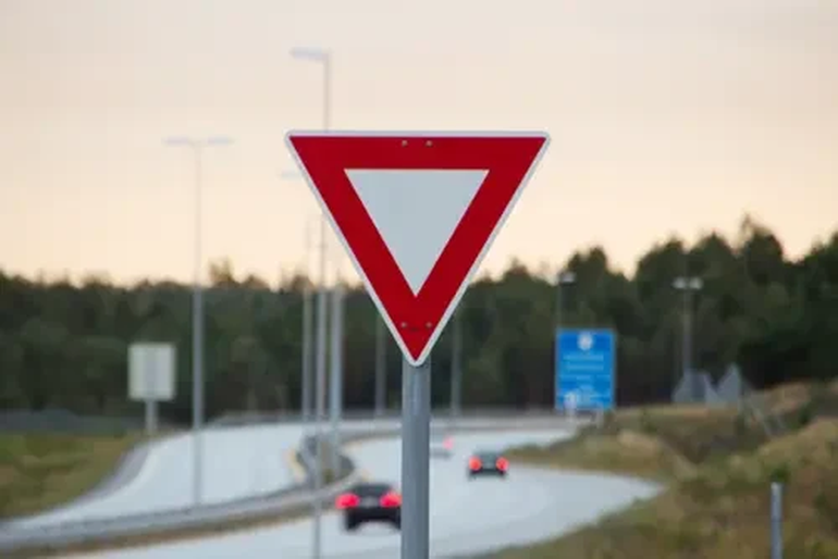 Es fundamental respetar la señal Es fundamental respetar la señal