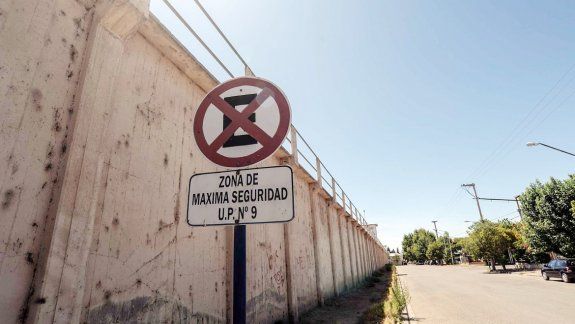 A pesar de las ganas de muchos, la U9 seguirá funcionando como tal. Aseguran que la cárcel de Senillosa no puede absorber más presos federales.