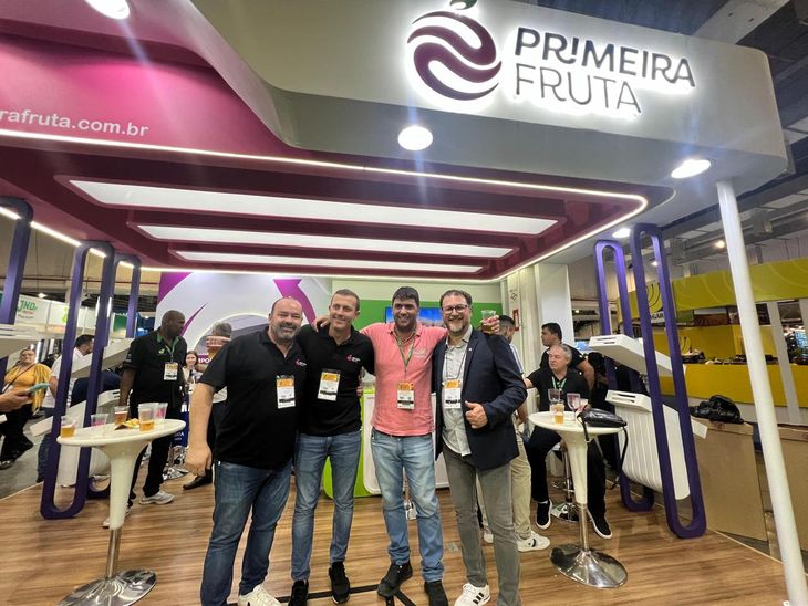 Jean Luiz, en una de las tantas feria internacionales de las que participa junto con sus socios de Brasil. Jean Luiz, en una de las tantas feria internacionales de las que participa junto con sus socios de Brasil.