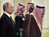 El presidente ruso, Vladimir Putin, y el rey Salman de Arabia Saudita asisten a la ceremonia oficial de bienvenida en Riad. 14 de octubre de 2019. Imagen entregada por un tercero. Sputnik/Alexei