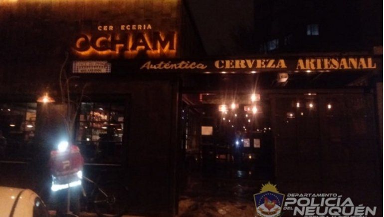 Clausura de una cervecería del Alto.