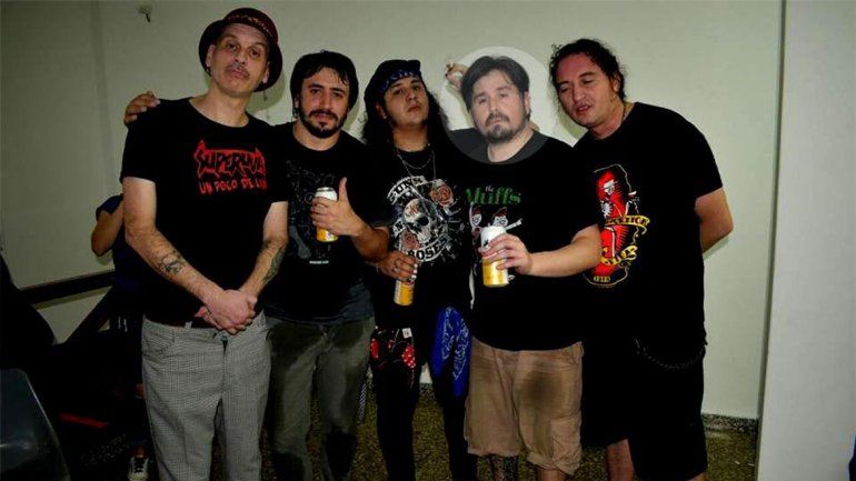 Juan Ledesma defendió a un compañero de la banda a la salida del bar Don Pedro y recibió puntazos en la panza.