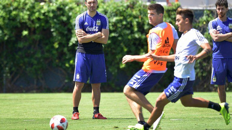 Scaloni sigue sin llamar a los históricos y apuesta a los jóvenes.
