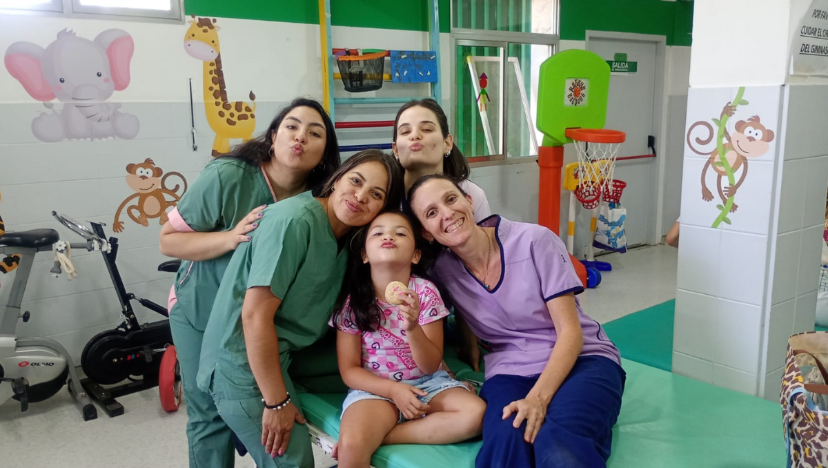La familia de Sofía organiza unbingo solidario para costear un viaje a Buenos Aires.