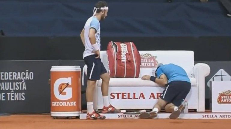 El tenista argentino Guido Pella se desplomó tras sufrir una lesión en la pierna