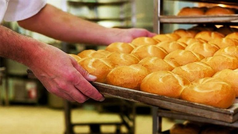 Hasta la guerra en Ucrania dispara el costo de la harina: ¿el kilo de pan llegaría a $300?