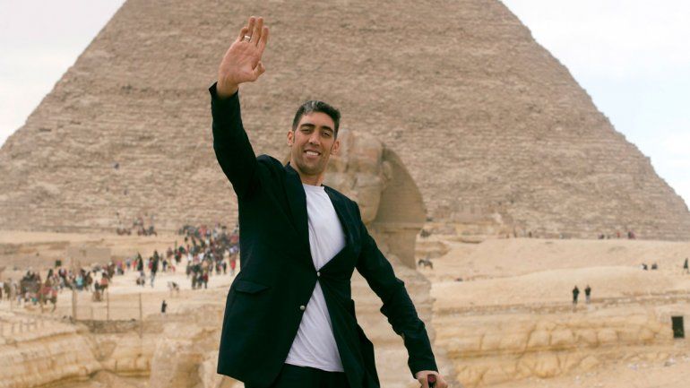 El turco Sultan Kösen y la india Jyoti Amge se vieron por primera vez.