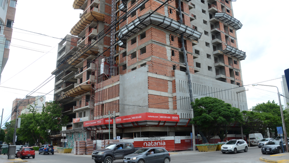 Paran la obra del edificio que provocó el apagón en el centro