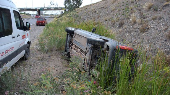 Realizó una mala maniobra y volcó en la Ruta 7