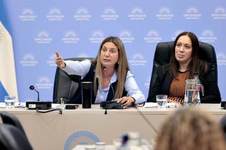 La diputada Silvia Lospennato había presentado el proyecto de Ficha Limpia. Se tratará junto a las PASO en las extraordinarias. La diputada Silvia Lospennato había presentado el proyecto de Ficha Limpia. Se tratará junto a las PASO en las extraordinarias.