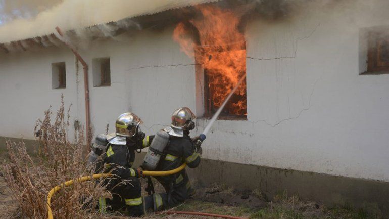 Un incendio consumió una vivienda cerca de Junín