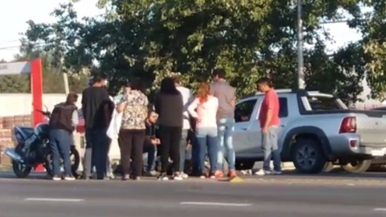 Fue atropellado dos veces en la Ruta 22, los conductores se fugaron y resultó herido