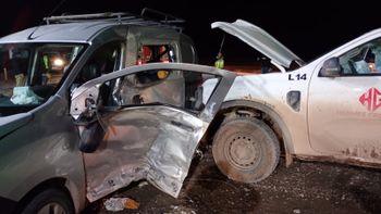fuerte choque en la ruta del petroleo entre dos camionetas, cerca de la autovia norte fuerte choque en la ruta del petroleo entre dos camionetas, cerca de la autovia norte