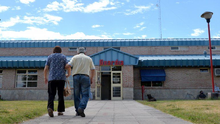 Le reclamó por un dinero y terminó baleado en el hospital