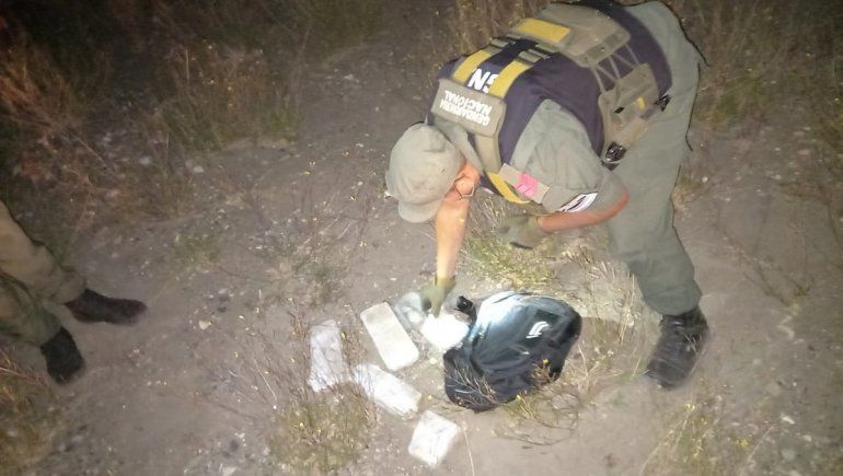 La droga que llevaba la mula rionegrina fue secuestrada tras un control preventivo en la Ruta Nacional 40.