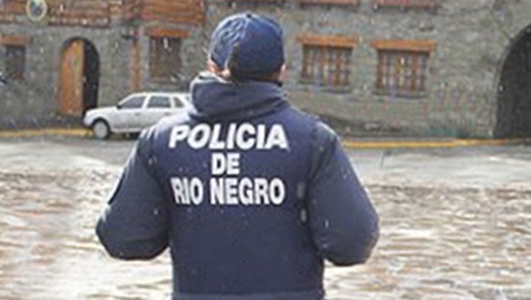 Disfrazados de policías, robaron en una vivienda