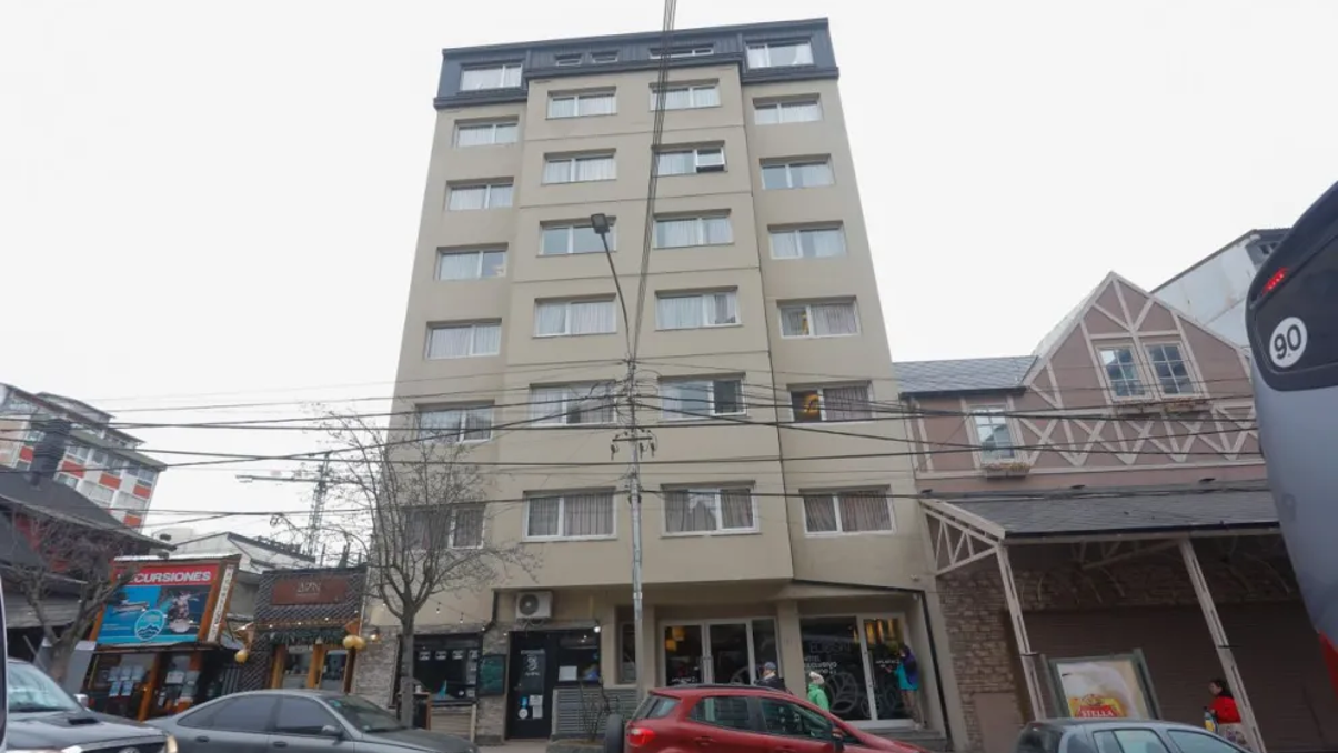 El hotel de Bariloche donde se produjo la caída del egresado / Foto Gentileza El Cordillerano